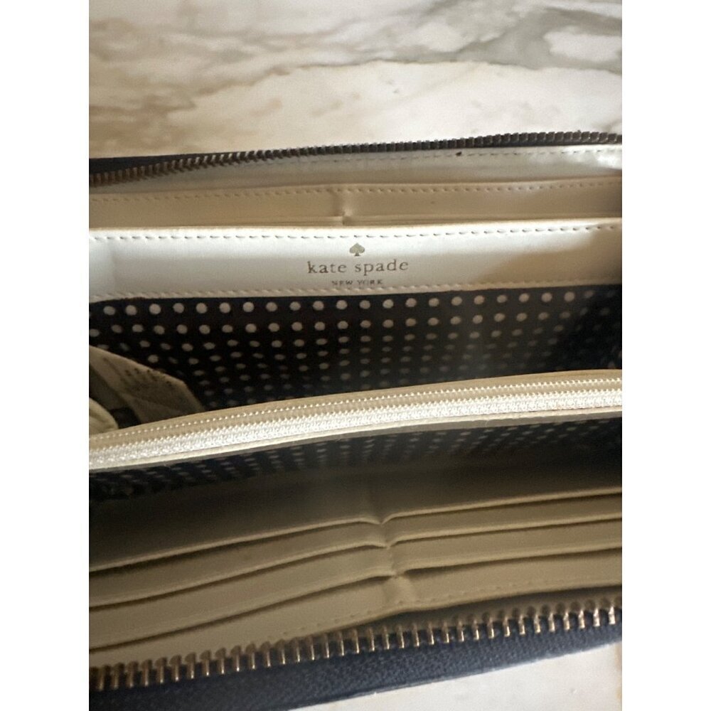 Kate Spade Wallet‎ Black Patent Leather Neda Spade Embossed Zip Around Organizer - Picture 4 of 6